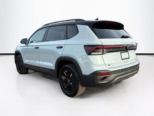 2026 Volkswagen Taos 1.5T SE Black