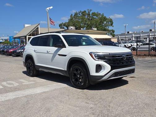 2025 Volkswagen Atlas 2.0T Peak Edition