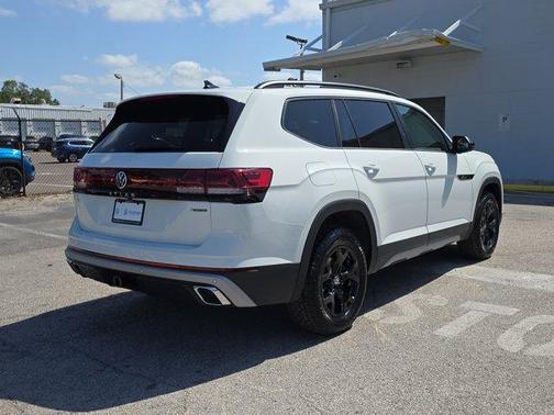 2025 Volkswagen Atlas 2.0T Peak Edition