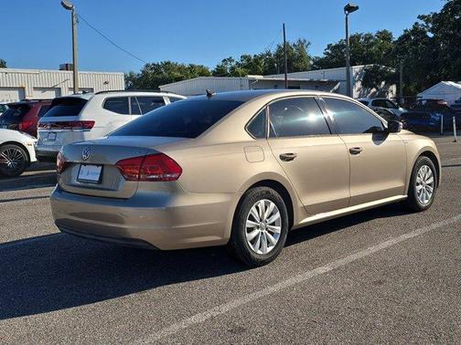 2015 Volkswagen Passat 1.8T Auto Wolfsburg Ed