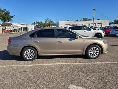 2015 Volkswagen Passat 1.8T Auto Wolfsburg Ed