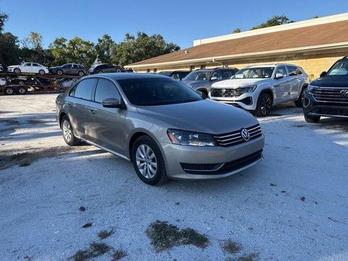 2015 Volkswagen Passat 1.8T Auto Wolfsburg Ed