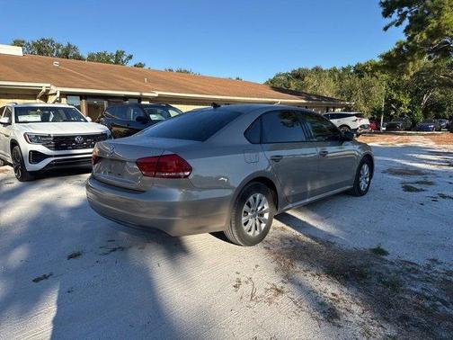 2015 Volkswagen Passat 1.8T Auto Wolfsburg Ed