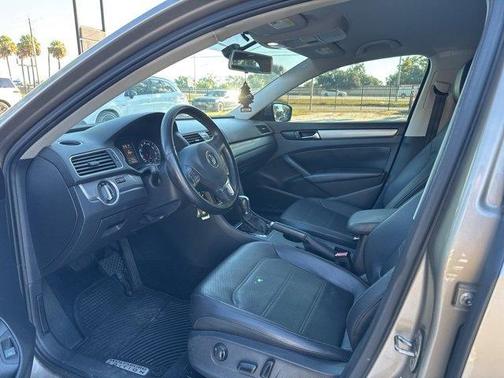 2015 Volkswagen Passat 1.8T Auto Wolfsburg Ed