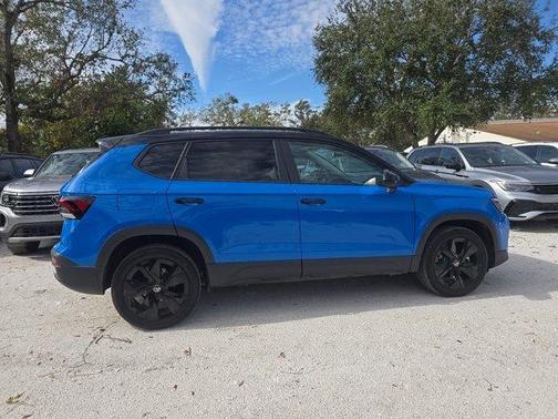 2025 Volkswagen Taos 1.5T SE Black