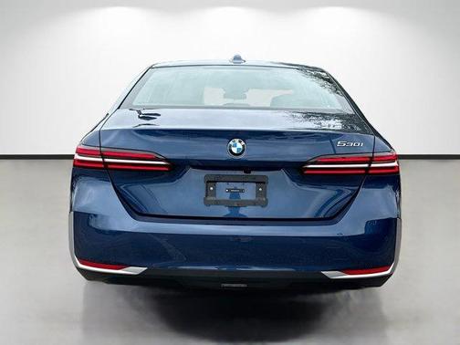 Phytonic Blue Metallic 2025 BMW 530 i