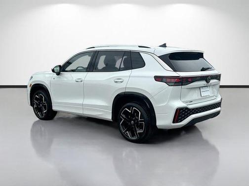 White Pearl 2026 Volkswagen Tiguan 2.0T SEL