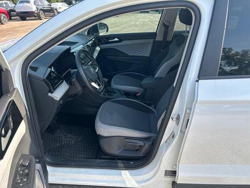 Pure White 2023 Volkswagen Taos 1.5T S
