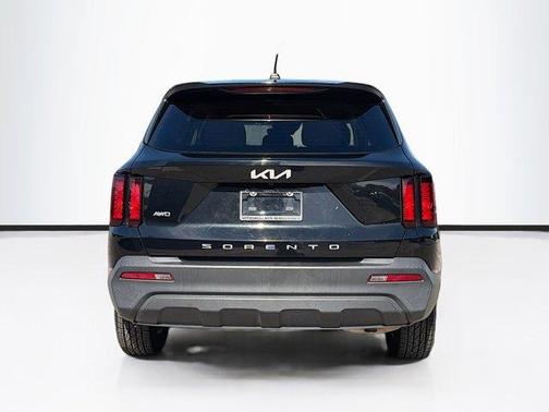 2022 Kia Sorento LX