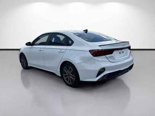 Snow White Pearl 2022 Kia Forte GT-Line