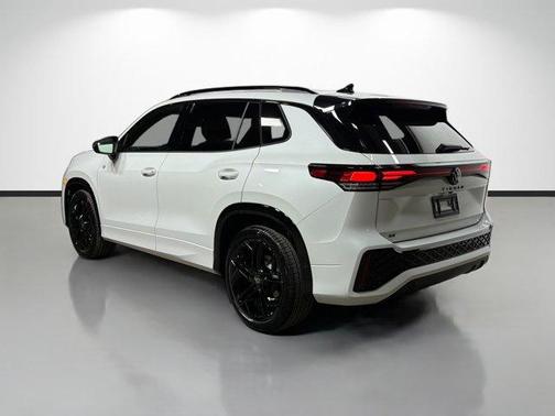 Opal White Pearl 2026 Volkswagen Tiguan 2.0T SE R-Line Black