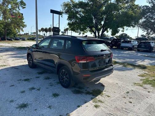 Deep Black Pearl Effect 2023 Volkswagen Taos 1.5T S
