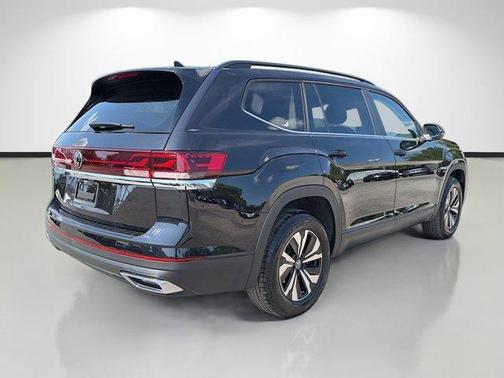 Deep Black Pearl Effect 2026 Volkswagen Atlas 2.0T SE