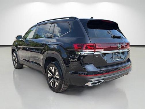 Deep Black Pearl Effect 2026 Volkswagen Atlas 2.0T SE