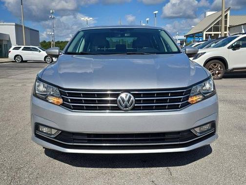 2016 Volkswagen Passat 1.8T SE w/Technology