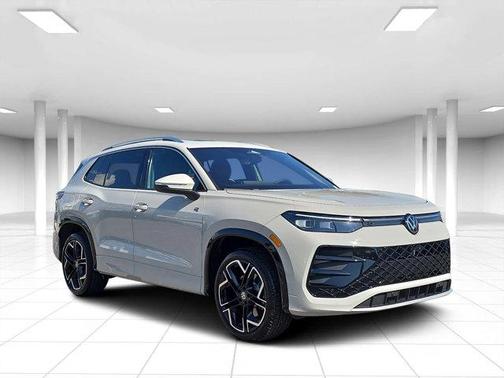 2025 Volkswagen Tiguan 2.0T SEL R-Line