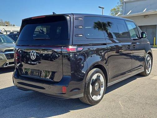 2025 Volkswagen ID. Buzz Pro S