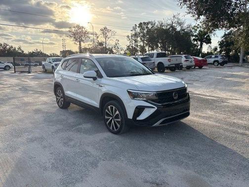 2023 Volkswagen Taos 1.5T SE