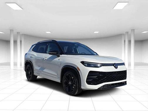 2025 Volkswagen Tiguan 2.0T SE R-Line Black