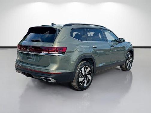 Green 2026 Volkswagen Atlas 2.0T SE W/TECHNOLOGY