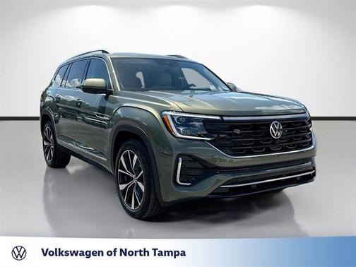 Green 2026 Volkswagen Atlas 2.0T SEL Premium R-Line