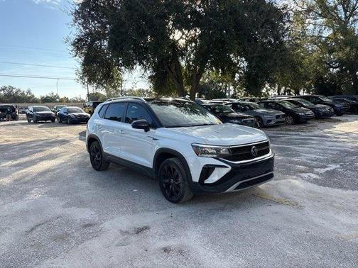 2024 Volkswagen Taos 1.5T SE