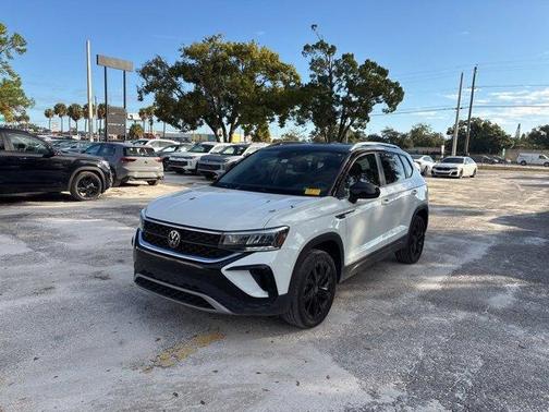 2024 Volkswagen Taos 1.5T SE