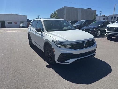 2022 Volkswagen Tiguan 2.0T SE R-Line Black