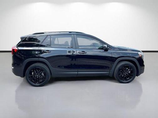 Ebony Twilight Metallic 2022 GMC Terrain SLE