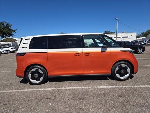 2025 Volkswagen ID. Buzz Pro S Plus