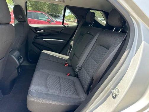 Silver Ice Metallic 2019 Chevrolet Equinox 1LT