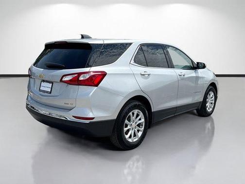 Silver Ice Metallic 2019 Chevrolet Equinox 1LT