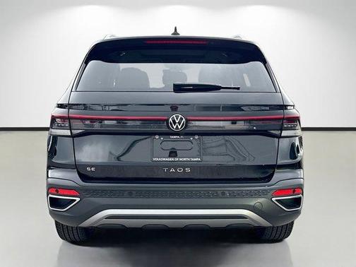 Black 2026 Volkswagen Taos 1.5T SE