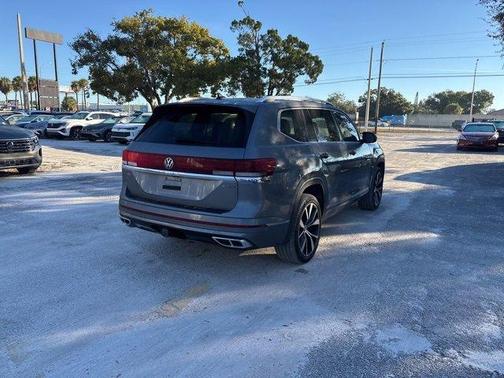 2024 Volkswagen Atlas 2.0T SEL Premium R-Line