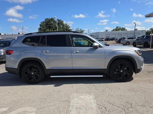 2022 Volkswagen Atlas 3.6L SE w/Technology