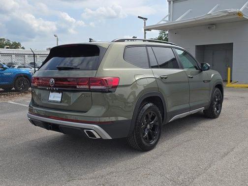 2025 Volkswagen Atlas 2.0T Peak Edition