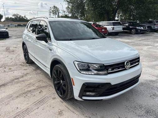 Pure White 2021 Volkswagen Tiguan 2.0T SE R-Line Black