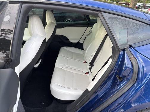 2022 Tesla Model S Plaid