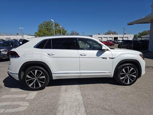 2025 Volkswagen Atlas Cross Sport 2.0T SEL Premium R-Line