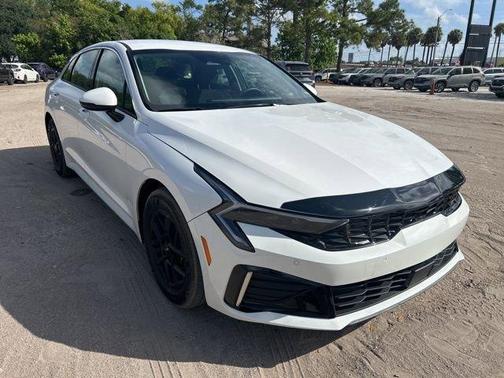 Snow White Pearl 2026 Kia K5 LXS