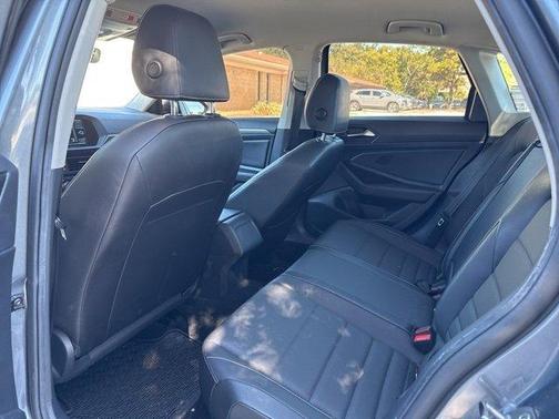 2022 Volkswagen Jetta 1.5T SE