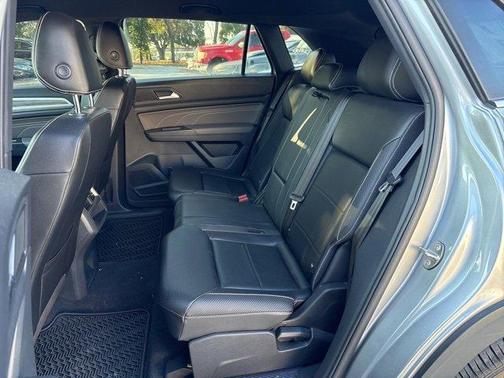 2022 Volkswagen Atlas Cross Sport 2.0T SE