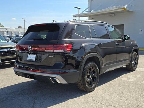 2025 Volkswagen Atlas 2.0T Peak Edition