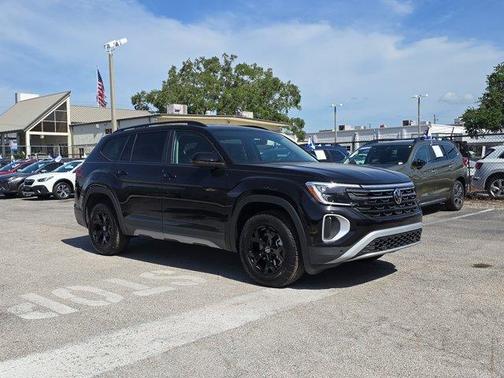 2025 Volkswagen Atlas 2.0T Peak Edition