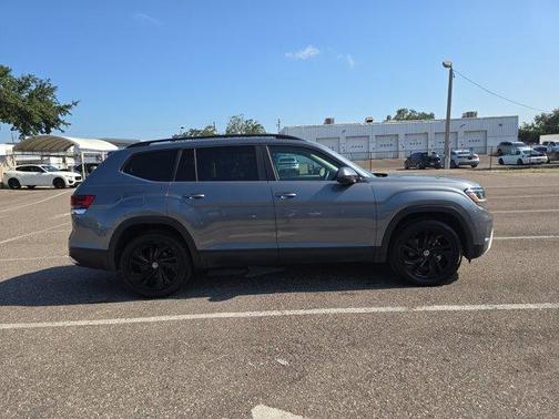 2022 Volkswagen Atlas 3.6L SE w/Technology
