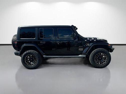 Black Clearcoat 2018 Jeep Wrangler Unlimited Sahara