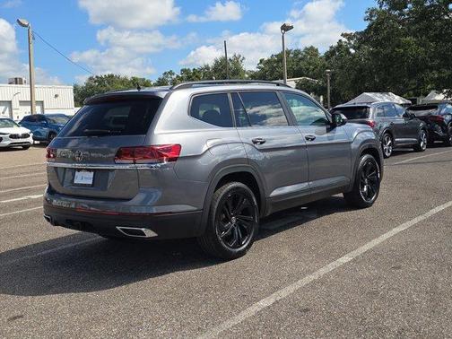 2022 Volkswagen Atlas 3.6L SE w/Technology