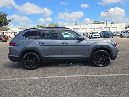 2022 Volkswagen Atlas 3.6L SE w/Technology
