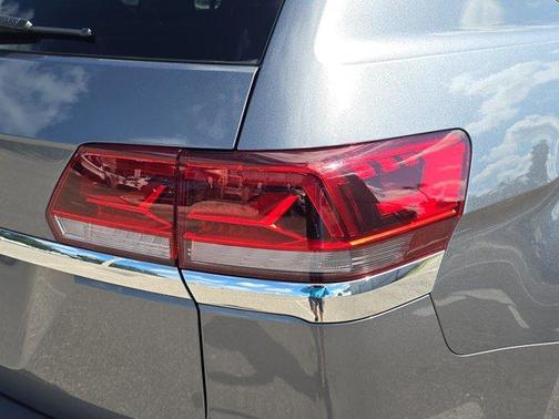 2022 Volkswagen Atlas 3.6L SE w/Technology