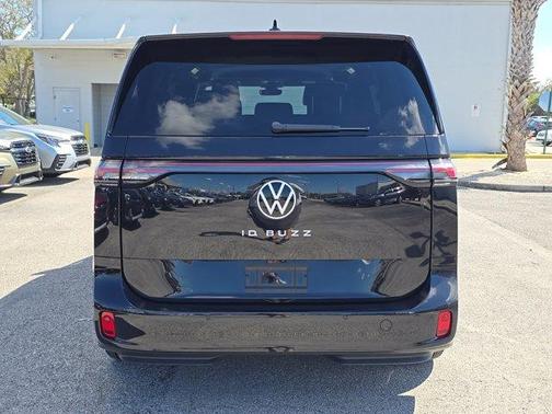 2025 Volkswagen ID. Buzz Pro S